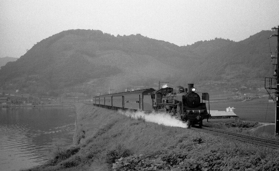 C57 Nagasaki - Sasebo Line Bild 02